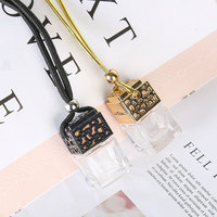 Bouteille de parfum vide pour voiture 8ml, grand format, carré ajouré, diffuseur suspendu pour véhicule, pendentif