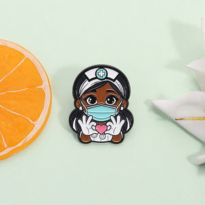 Afro amerikaner Krankens ch wester Emaille Pin schwarze Frau Doktor Brosche Revers Abzeichen medizinischen Schmuck Geschenk für Freunde - Product Image 2