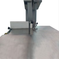 Machine de scie à ruban de viande de coupeur d'os industriel commercial automatique pour l'abattoir