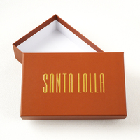 Emballage cadeau pour vêtements haut de gamme personnalisés, boîte rigide en deux parties, couleur brun caramel, avec estampage à chaud