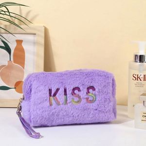 Sac de Rangement Cosmétique en Peluche Tendance pour Voyage, Trousse de Toilette et Maquillage pour Femmes et Filles, Mignon Sac de Rangement en Peluche pour Rouge à Lèvres - Product Image 5