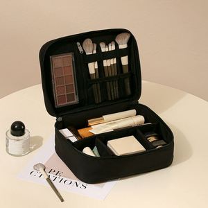 Sac de rangement cosmétique multifonctionnel portable Maxfree Capacity pour le voyage - Product Image 4