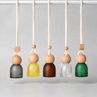 Bouteille de parfum vide en verre givré coloré avec logo personnalisé, 10 ml, diffuseur d'air pour voiture, bouteille suspendue avec couvercle en bois