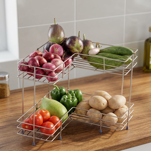 Estante metálico apilable de cuatro niveles para organizar alimentos en la cocina con exhibición de verduras - Product Image 1