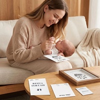 Kit de Huellas de Manos y Pies de Bebé en Papel Ecológico sin Tinta, Tarjetas de Hitos, Libro de Recuerdos para Recién Nacidos, Almohadilla de Tinta para Huellas de Bebé
