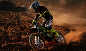 Motocicleta Eléctrica Todoterreno Surron Ultra Bee HP, Batería de 74V 55Ah, Potencia de 12.5kW, Velocidad Máxima de 90km/h, Alto Torque, Bicicleta Eléctrica de Montaña - Product Image 5