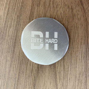 Marcadores de Posición para Pelotas de Golf, Forjados a Mano, Estilo Envejecido, Metálicos, en Blanco, Venta Caliente - Product Image 3