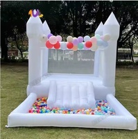 Château gonflable blanc avec piscine à balles pour mariage, fête d'enfants