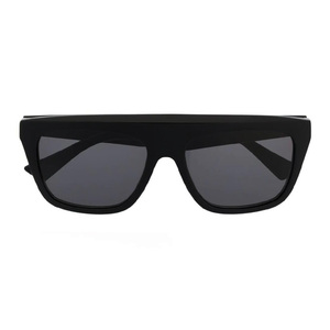 <span class=keywords><strong>2023</strong></span> <span class=keywords><strong>Lunettes</strong></span> <span class=keywords><strong>de</strong></span> <span class=keywords><strong>soleil</strong></span> carrées polarisées UV400 à la mode Monture en acétate rouge avec lentilles TAC Support OEM Nuances bon marché pour hommes et femmes - Product Image 2