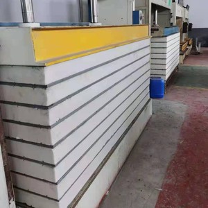 Paneles Sándwich con Núcleo PIR de 2000 mm de Longitud, Resistentes al Fuego, para Casas Prefabricadas, Diseño Industrial - Product Image 1