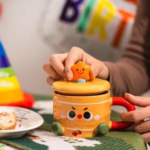 Mới tùy chỉnh Cốc gốm dễ thương phim hoạt hình hộ gia đình <span class=keywords><strong>Mug</strong></span> với nắp tùy chỉnh chai nước - Product Image 1