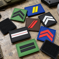 Badge en PVC 3D personnalisé avec logo, écologique, en caoutchouc souple, avec fermeture auto-agrippante pour uniformes, faible MOQ 50 pièces