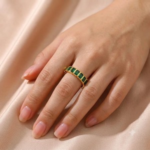 Anelli Regolabili in Acciaio Inossidabile Placcato Oro 18K PDV con Cristalli CZ Verde Smeraldo e Arcobaleno, Anelli Aperti, Gioielli di Moda all'Ingrosso - Product Image 4