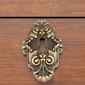 Cubiertas de Aleación de Zinc y Latón Sólido Grabadas para Puertas Exteriores de Villas, Apartamentos de Lujo, Centros Comerciales y Almacenes, Diseño Moderno y Minimalista <span class=keywords><strong>2026</strong></span> - Product Image 4