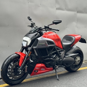 Motocicleta <span class=keywords><strong>Ducati</strong></span> Diavel Usada de Alto Rendimiento, Motocicleta <span class=keywords><strong>Deportiva</strong></span> de Lujo, Gran Potencia, Alta Velocidad, Estado Original, en Venta - Product Image 5