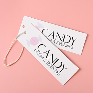 ป้ายแขวนเสื้อผ้าแบบกันขโมย พิมพ์โลโก้ลายนูน หรูหรา เป็นมิตรกับสิ่งแวดล้อม ผลิตจากกระดาษเนื้อพิเศษตามสั่ง - Product Image 5