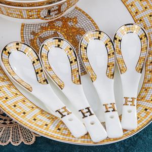 Service de table Jingdezhen en porcelaine fine avec mosaïque dorée, 60 pièces, vaisselle de fête, assiettes en carton, support en céramique - Product Image 2