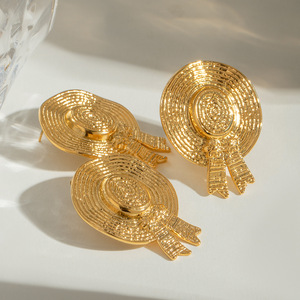 Pendientes de paja con forma de flor, aleación de zinc, color dorado, joyería de moda para fiesta - Product Image 2