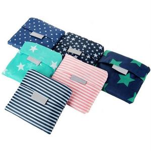 Bolsa de compras plegable de poliéster reutilizable con logotipo impreso - Product Image 2