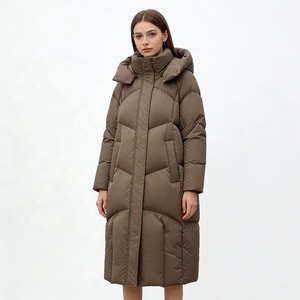 Veste matelassée pour femme sur mesure OEM, <span class=keywords><strong>mi</strong></span>-longue, à capuche en fourrure, <span class=keywords><strong>manteau</strong></span> d'hiver chaud en coton, parka pour femme, fabricant - Product Image 2