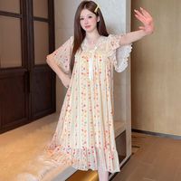 Chemise de nuit florale d'été nouveau design de pyjamas amples à manches courtes robes de nuit respirantes en maille et en dentelle pour femmes vente en gros