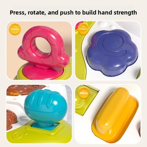 Jouet éducatif pour bébé en plastique et silicone, boîte à cachettes avec activités sensorielles et cube de relation cause-effet - Product Image 3