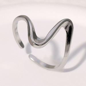 Vente directe d'usine, design chic et simple, anneaux ajustables en acier inoxydable pour femmes - Product Image 2