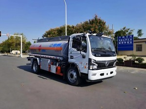 รถบรรทุกน้ำมันแบบถัง ทนทานและเชื่อถือได้ ขนาด 2000L-14000L สำหรับขนส่งน้ำมันดีเซลและเบนซิน - Product Image 4