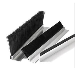 <span class=keywords><strong>Brosse</strong></span> d'étanchéité inférieure pour portes en <span class=keywords><strong>profil</strong></span>és d'aluminium <span class=keywords><strong>de</strong></span> forme HYT, taille personnalisée - Product Image 1