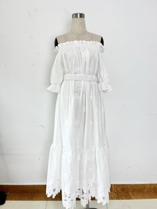 AELESEEN Robe midi de créateur de mode pour femmes, été, épaules dénudées, col fendu, broderie de fleurs, volants, fête élégante pour femmes - Product Image 6
