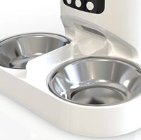 Distributeur automatique d'aliments pour chats et chiens de 4 litres avec écran LCD, design portable, double plateau, contrôle intelligent par application, bols rechargeables, étanche IPX4, ABS