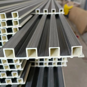 Panneaux muraux cannelés en <span class=keywords><strong>PVC</strong></span> WPC de Chine, durables, imperméables, ignifuges, écologiques, <span class=keywords><strong>pour</strong></span> cloisons intérieures d'écoles - Product Image 4