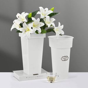 Vaso <span class=keywords><strong>per</strong></span> <span class=keywords><strong>Fiori</strong></span> <span class=keywords><strong>in</strong></span> <span class=keywords><strong>Plastica</strong></span> con Design Moderno, Secchio Ecologico <span class=keywords><strong>per</strong></span> Esposizione a Terra di <span class=keywords><strong>Fiori</strong></span> <span class=keywords><strong>Recisi</strong></span> - Product Image 4