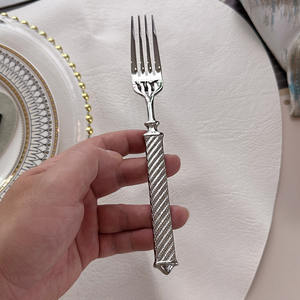 DF BC Fashion Nuevo Juego de Cubiertos de Acero Inoxidable con Mango Martillado Especial: Cuchillo de Mesa, Cuchillo para Carne, Tenedores de Mesa, Tenedores para Postre, Personalizado - Product Image 4