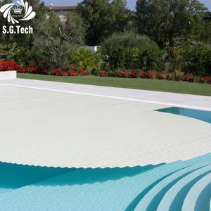 Couverture de <span class=keywords><strong>piscine</strong></span> personnalisée couverture de bande flottante en matériau PC couverture de <span class=keywords><strong>volet</strong></span> <span class=keywords><strong>roulant</strong></span> sans installation sur piste - Product Image 4