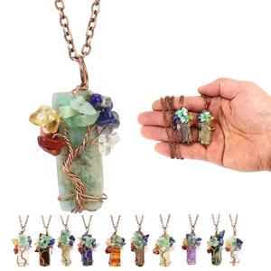 Collier pendentif Arbre <span class=keywords><strong>de</strong></span> Vie fait main en pierre naturelle multicolore, cristal irrégulier et agate torsadée, vente en gros directe usine - Product Image 1