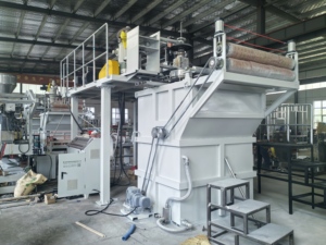 สายการผลิตตาข่ายเลี้ยง<span class=keywords><strong>ไก่</strong></span> HDPE เครื่องทำตาข่ายฟาร์มสัตว์ปีก เครื่องผลิตตาข่าย PE Geonet ทนทานต่อแรงกระแทก - Product Image 4