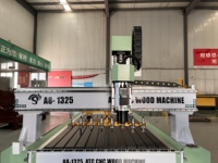 Routeur CNC 3 axes avec ATC et broche 9 kW pour gravure de meubles
