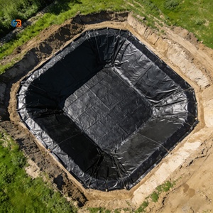 แผ่นกันซึม HDPE สีดำ ป้องกันรังสียูวี สำหรับบ่อหมักก๊าซชีวภาพอุตสาหกรรมสมัยใหม่  บ่อปฏิกิริยาแบบไร้อากาศ  บุผนังบ่อขยะ และบ่อเก็บน้ำ - Product Image 5