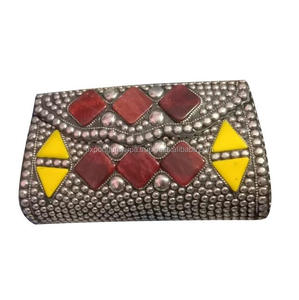 Sac à main en métal motif léopard avec cadre pochette perle de luxe avec sac à main pochette de soirée de mariage de Guru Kirpa Export House - Product Image 6