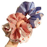 Scrunchie motif ceri etnik vintage yang lucu dan manis untuk anak perempuan, ikat rambut berumbai yang menggemaskan untuk pemakaian sehari-hari