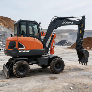 Excavadora de cadenas Doosan usada, en buen estado, piezas originales, sin accidentes, sin reacondicionamiento, pocas horas de uso, excelente relación calidad-precio. - Product Image 3