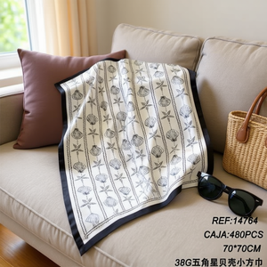 Sciarpa quadrata Pentagram Shell 70x70 cm, accessorio di moda leggero per donna - Product Image 3