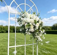 Couronne de roses artificielles en soie faites à la main OEM ODM pour décoration murale de porte de mariage, longue durée, moderne, pour porte d'entrée de maison