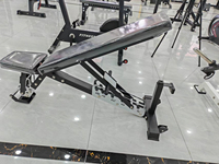 Banc de musculation réglable multi-positions, adapté aux salles de sport
