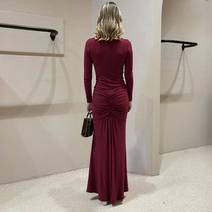 Abito da sera elegante monocolore <span class=keywords><strong>autunno</strong></span> 2025 nuovo modello transfrontaliero con scollo a V profondo, vita definita, sexy, con fiocco e maniche lunghe a coda di pesce, per il tempo libero e occasioni speciali - Product Image 2