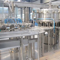 Ligne d'embouteillage automatique de boissons gazeuses 6000-8000 BPH, machine de remplissage de boissons gazeuses