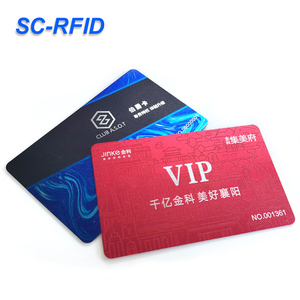 Carte RFID PVC personnalisée imprimée pour l'<span class=keywords><strong>administration</strong></span> des enregistrements de présence des groupes d'entraînement dans les centres de fitness - Product Image 1