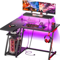 Bureau de jeu moderne en forme de L avec étagère de rangement, réglable, RGB, noir et blanc, en bois, petit coin, prises électriques/support pour moniteur