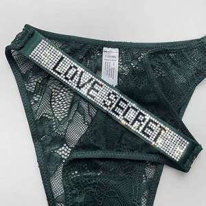 Vente en gros usine de sous-vêtements sexy pour femmes, culottes, strings et slips ornés de strass - Product Image 4